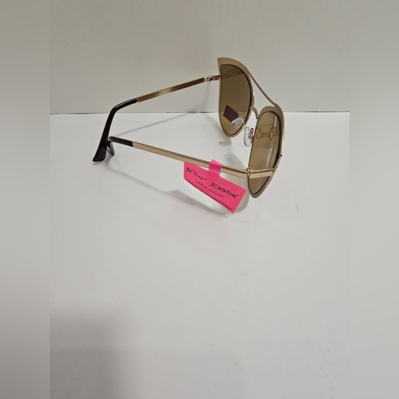 NWT Betsey Johnson Gold Cat Eye Sunglasses – Metal Frames with Pink Heart main image 8